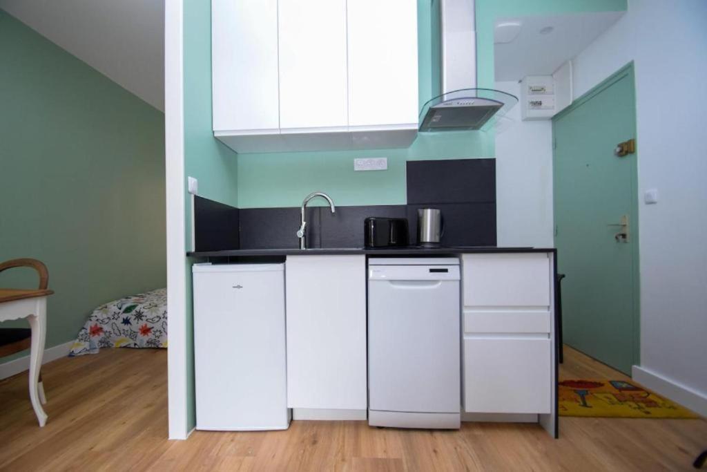 Appartement Entre Plage De L'Ecluse Et Place Du Marche Динар Экстерьер фото