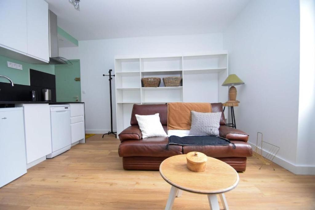 Appartement Entre Plage De L'Ecluse Et Place Du Marche Динар Экстерьер фото