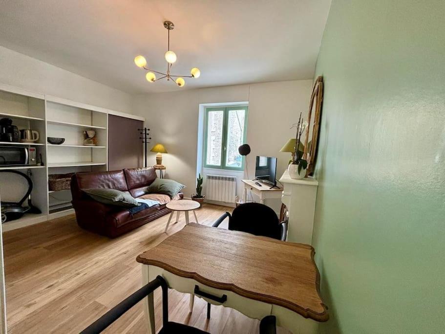 Appartement Entre Plage De L'Ecluse Et Place Du Marche Динар Экстерьер фото