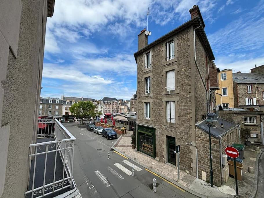 Appartement Entre Plage De L'Ecluse Et Place Du Marche Динар Экстерьер фото